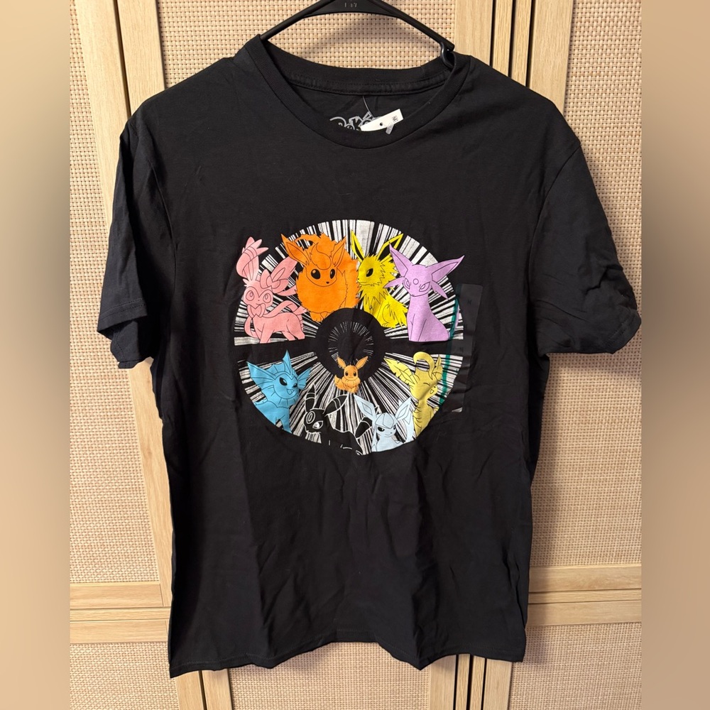 NWT Eevee Pokémon T-Shirt